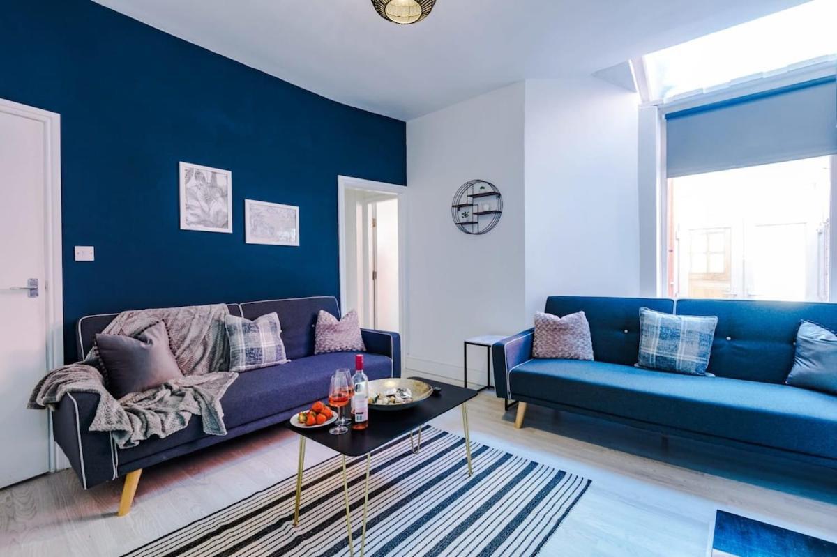 Large 4 Bedroom Home With Free Parking Near Mediacityuk Manchester Exteriér fotografie