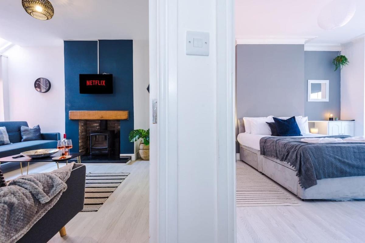 Large 4 Bedroom Home With Free Parking Near Mediacityuk Manchester Exteriér fotografie
